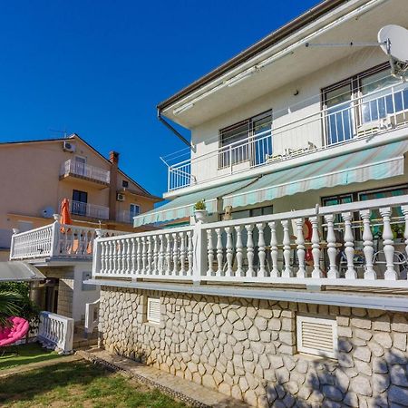 Apartments Budzyn Novi Vinodolski Exterior foto