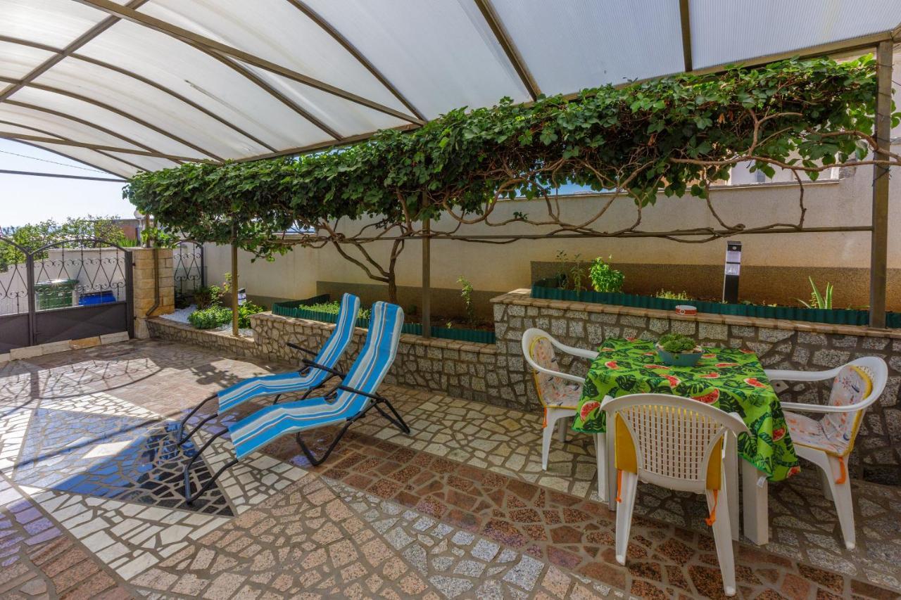 Apartments Budzyn Novi Vinodolski Exterior foto